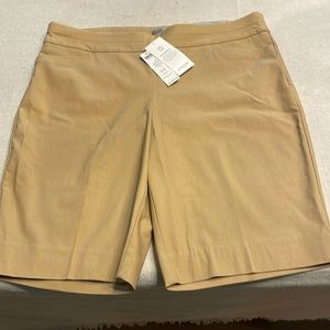 Chicos So Slimming Brigitte slim shorts size 2.5 new with tags